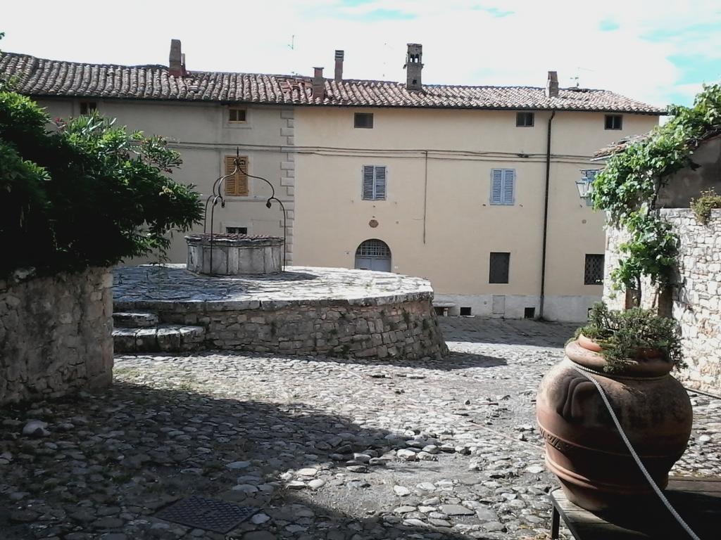 Cisterna Nel Borgo Hotel Castiglione dʼOrcia Exterior foto